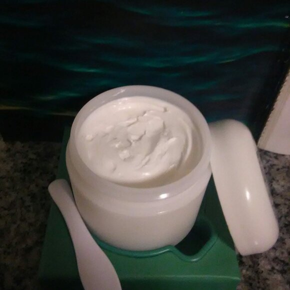 1 Oz La Mer Moisturizing Cream - Picture 2 of 4